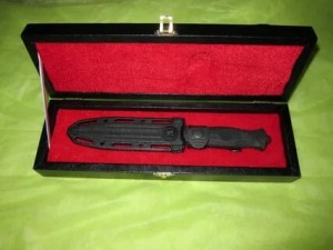 Нож подарочный в кейсе кизляр